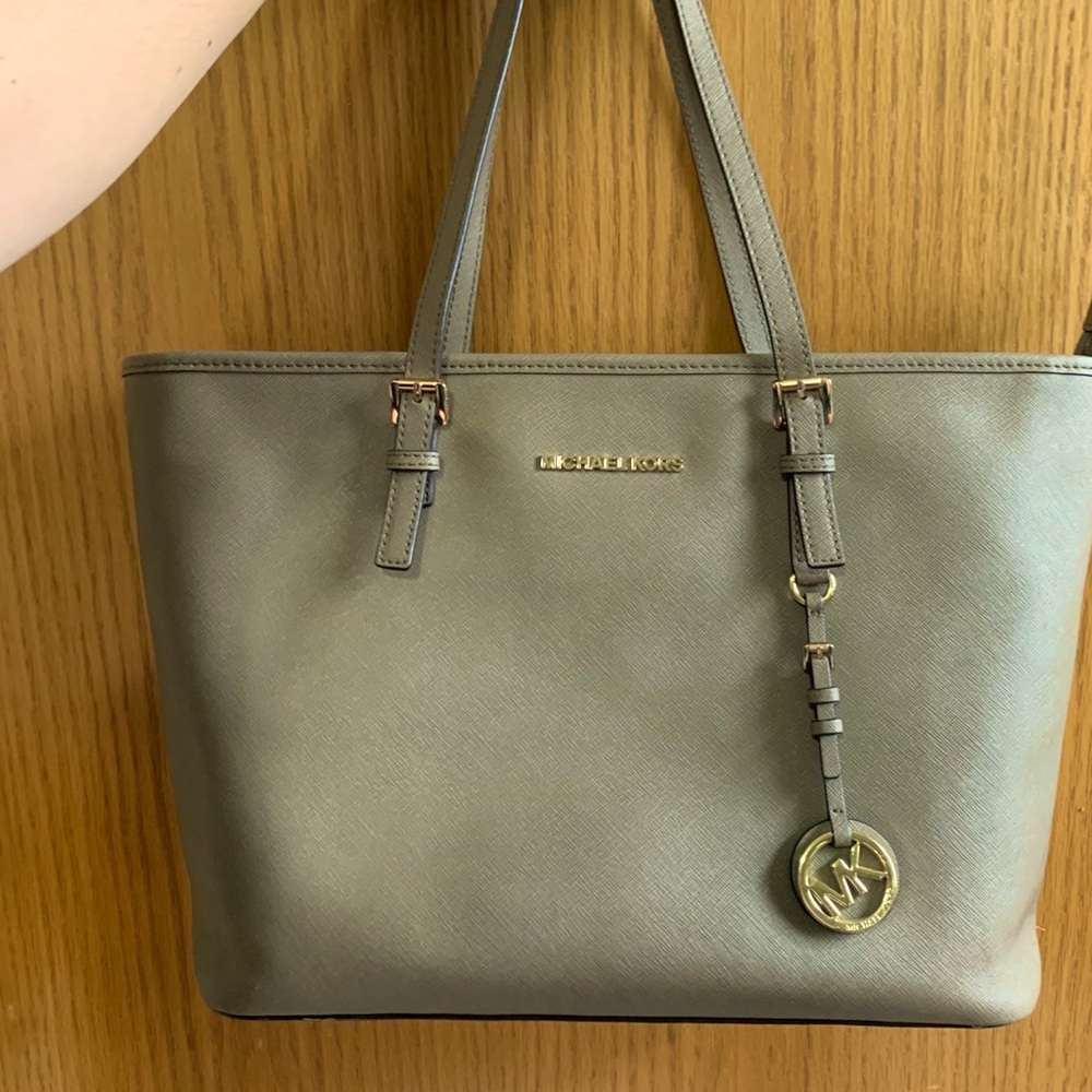 Micheal Kors purse